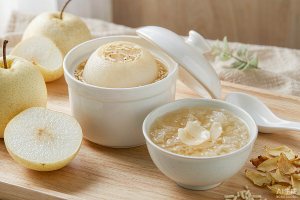 川贝炖雪梨与银耳百合羹：秋燥咳嗽的两道家常食疗